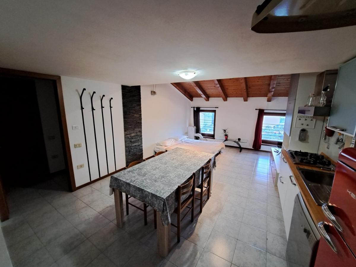 Casa Vacanze S.Tomaso ริวาเดลการ์ดา ภายนอก รูปภาพ